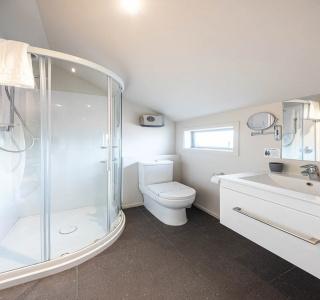 315 Riccarton - 124