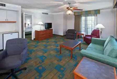 La Quinta Inn by Wyndham Austin Oltorf - 41
