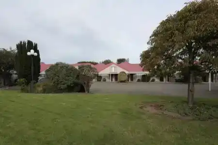 Balmoral Lodge - 9