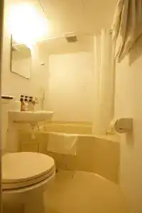 Grampus Inn Osaka - 5