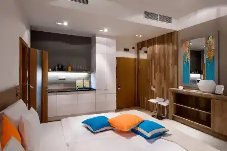 Karoly Corner Residences - 151