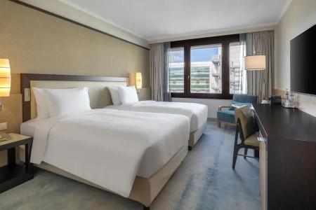 Hilton Geneva and Conference Centre - 56