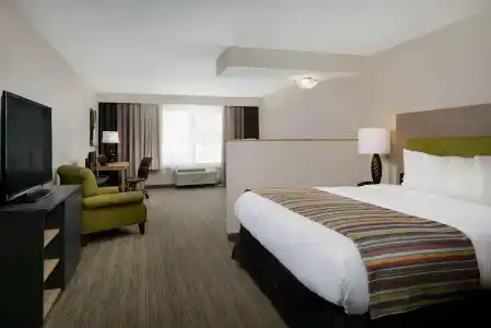 Country Inn & Suites by Radisson, International Airport, OR - 4