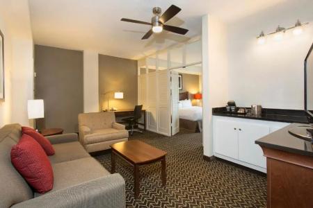 DoubleTree Suites by Hilton - 51