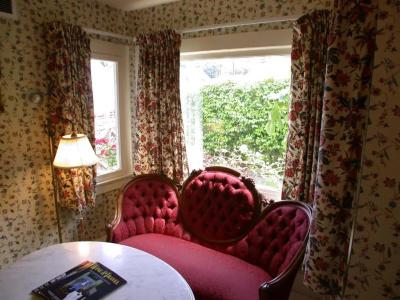 Martine Inn - 92