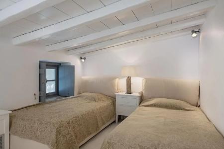 Four Seasons Hydra Luxury Suites - 3