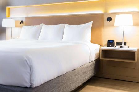 Radisson Phoenix Airport - 2