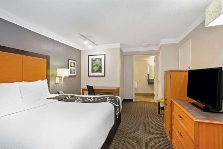 La Quinta Inn by Wyndham Tucson East - 36