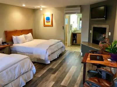Cambria Shores Inn - 1