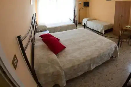 b&b Gate 52 - 25