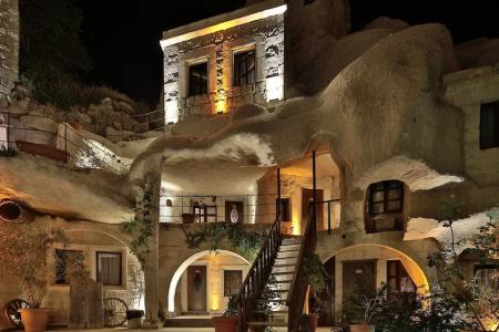 Shoestring Cave House - 11