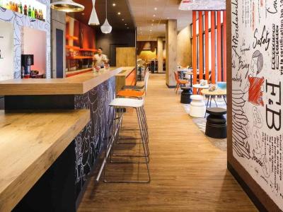 ibis Versailles Château - 16