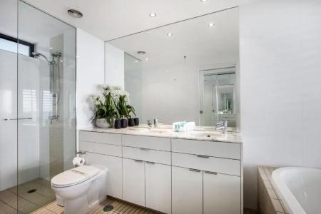 Ultra Broadbeach - 221
