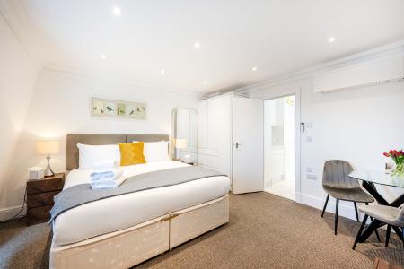 Queensgate Court - 22