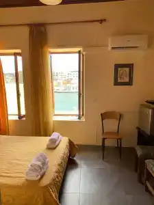 Helena - 104