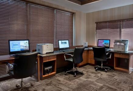 Hampton Inn Boston Logan Airport - 34