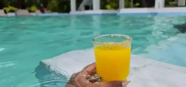 Lucky Beach Resort - 8