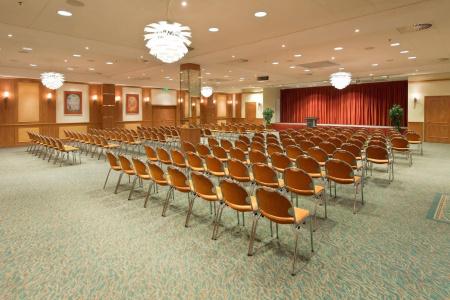 Steglitz International - 12