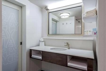Hampton Inn - Suites-Civic Center - 25