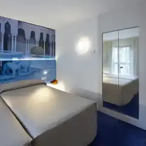 Granada Five Senses Rooms & Suites - 66