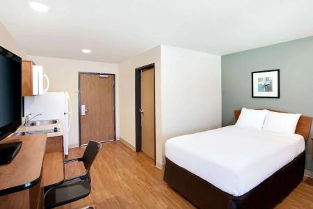 WoodSpring Suites - 13