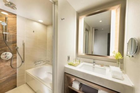 DoubleTree by Hilton Okinawa Chatan Resort - 67