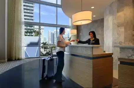 Hampton Inn & Suites by Hilton Miami Downtown/Brickell - 20