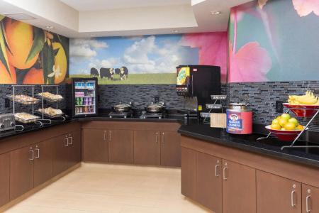Fairfield Inn & Suites - 8