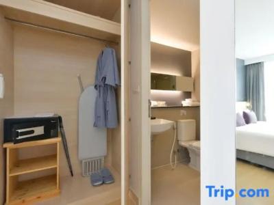 Arize Sukhumvit - 143