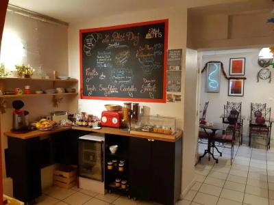 Hôtel Des Arts, Artisanal et Indépendant - 21
