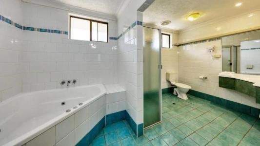 James Street Motor Inn - 8