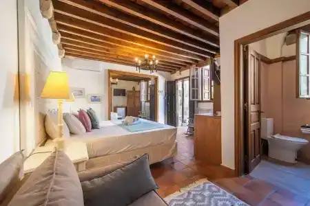 Saint Artemios and Oriental Suites - 31