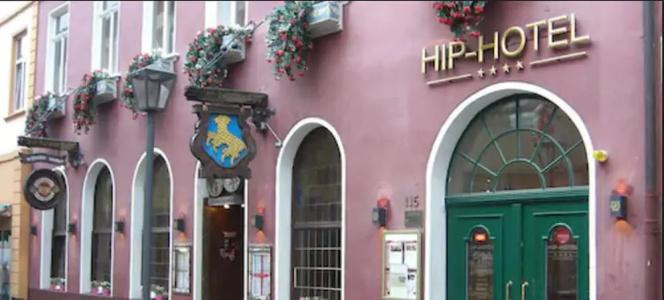 Hip - 0