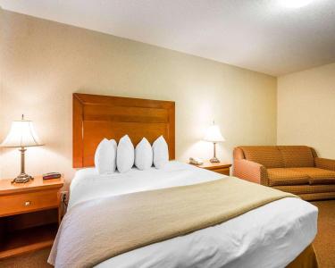 Quality Inn & Suites - 6