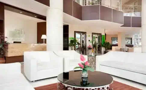 Holiday Inn, An Ihg - 26