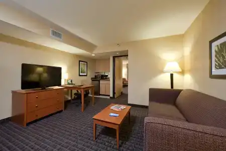 Best Western Plus Thunderbird Suites - 4