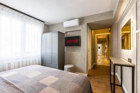 Seraglio & Suites - 111