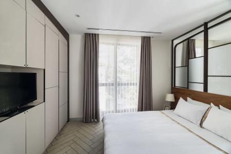 Upsuites - 8