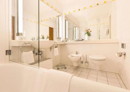 Best Western Premier Grand Russischer Hof - 8