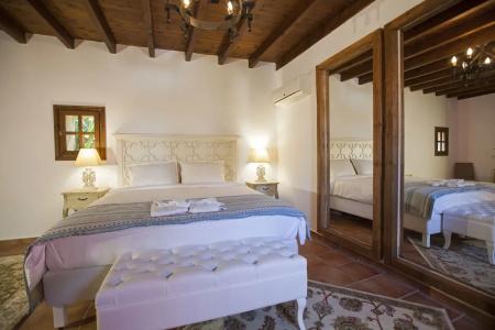 Saint Artemios and Oriental Suites - 28