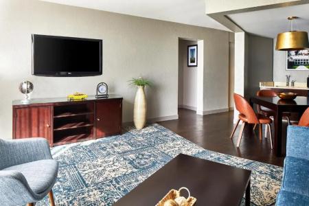 Four Points by Sheraton Downtown - 64
