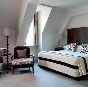 The Bloomsbury - 52