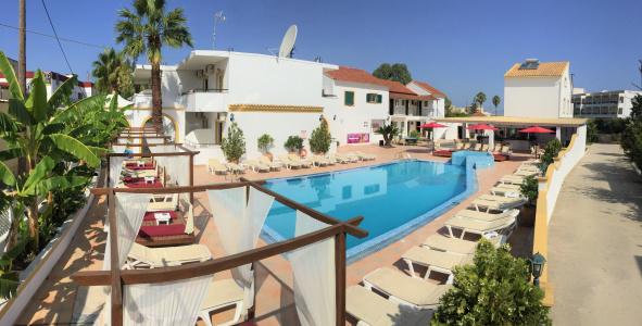 Oasis Beach Club - 9