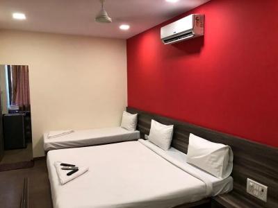 Lucky Bandra - 1