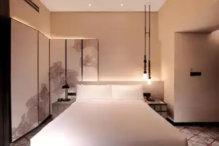 DoubleTree by Hilton Lakeside - 50