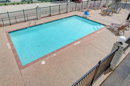Days Inn by Wyndham San Antonio Near Fiesta Park - 11