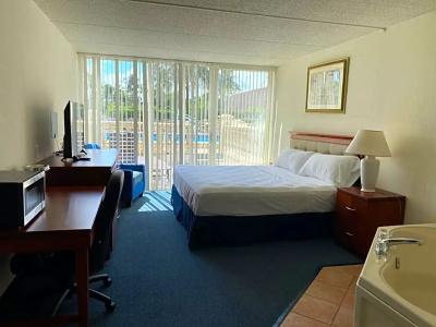 Miami Gardens Inn & Suites - 82