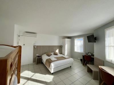 Hôtel Les Arcades - 23