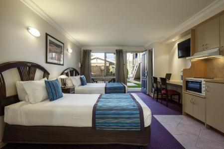 Quest Yelverton - 4