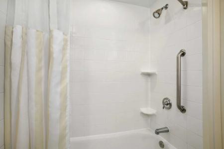 Hilton Garden Inn/Hanes Mall - 7